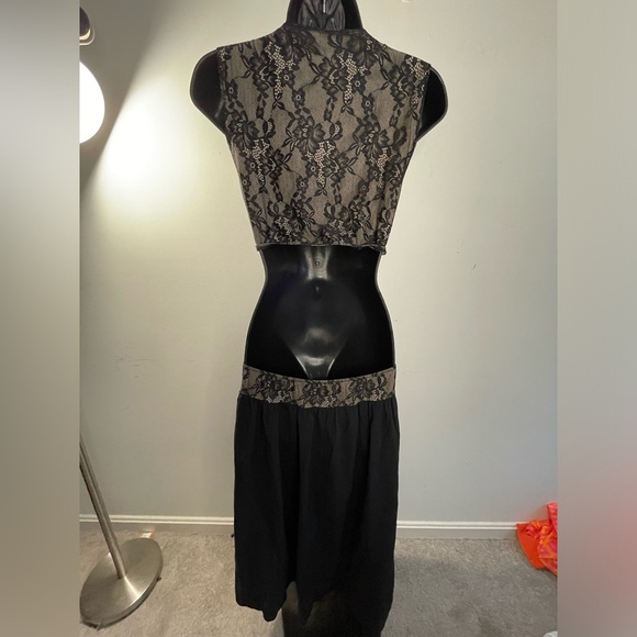NWT WEWOREWHAT
Cutout Asymmetric Midi Dress In Black, Size Medium - Picture 4 of 9